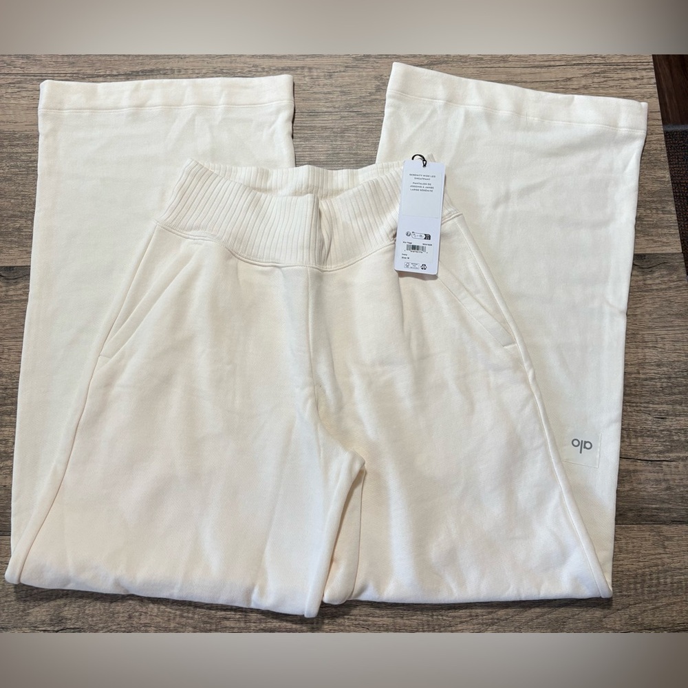 Alo Serenity Wide Leg Sweatpant | size M | color ivory - Picture 3 of 9